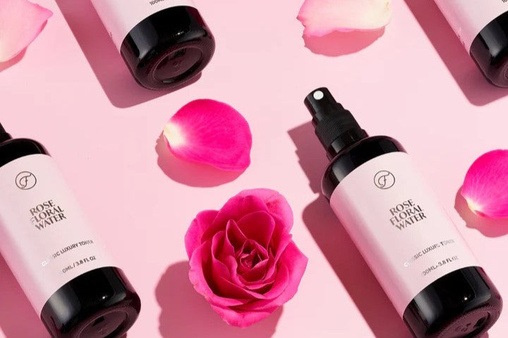 10 tapaa käyttää ruusuvettä