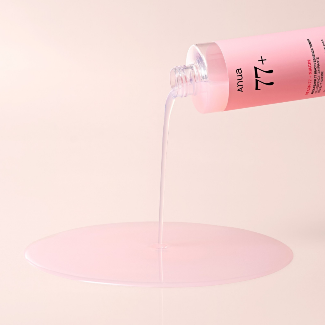 Tämä useita ihoa helliviä ainesosia sisältävä Anua Peach 77 Niacin Essence Toner-kasvovesi auttaa tukemaan ihon kosteustasapainoa ja sileyttä palauttaen sille sen luonnollisen hehkun.
