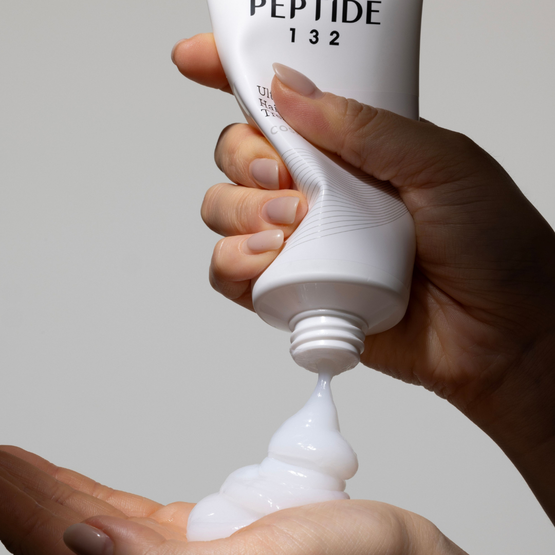 COSRX Peptide-132 Ultra Perfect Hair Bonding Treatment -hoitoaine korjaa ja kosteuttaa vaurioituneita hiuksia.