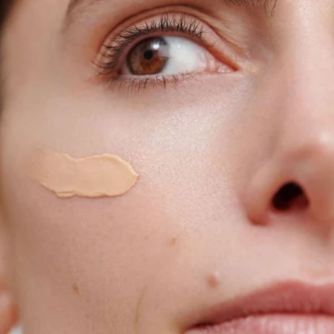 Dr. Hauschka Day Cream Complexion - Uudistava sävyttävä päivävoide 40 ml swatch