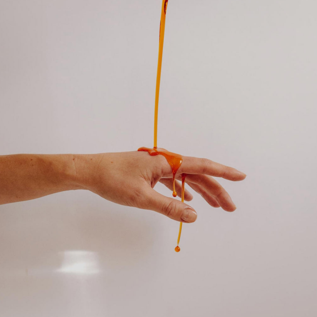 Laboratoires de Biarritz Suncare Invisible Oil -aurinkosuojaöljy on rikastettu ravitsevalla auringonkukkaöljyllä