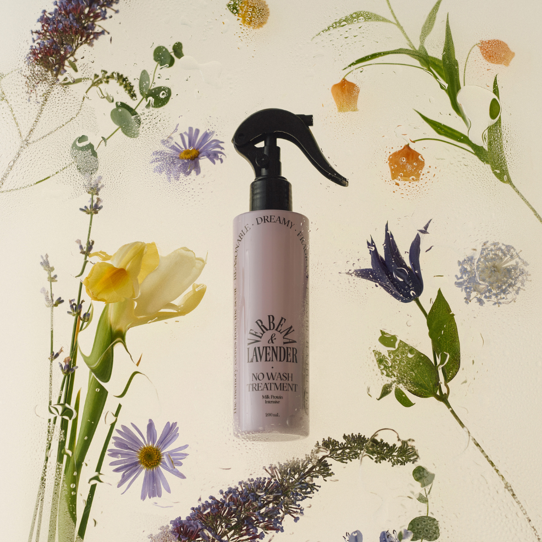 Kesäisen laventelin ja sitrushedelmien tuoksuinen hiuksiin jätettävä hoitoaine pehmentää ja tekee hiuksista helpommin selvitettävät.