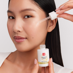Hada Labo Tokyo Brightening Booster Serum -kasvoseerumi on suunniteltu erityisesti tasoittamaan epätasaista ihonsävyä sekä hoitamaan ja ehkäisemään pigmenttimuutoksia.
