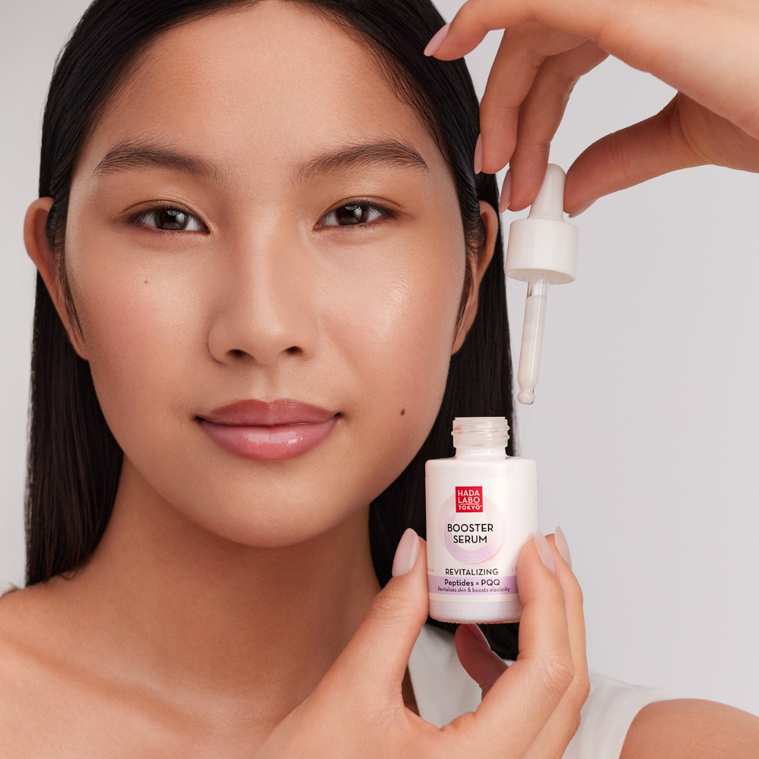 Hada Labo Tokyo Revitalizing Booster Serum -kasvoseerumi on suunniteltu erityisesti tukemaan ihon kimmoisuutta ja elastisuutta sekä palauttamaan sen nuorekkaan ilmeen.