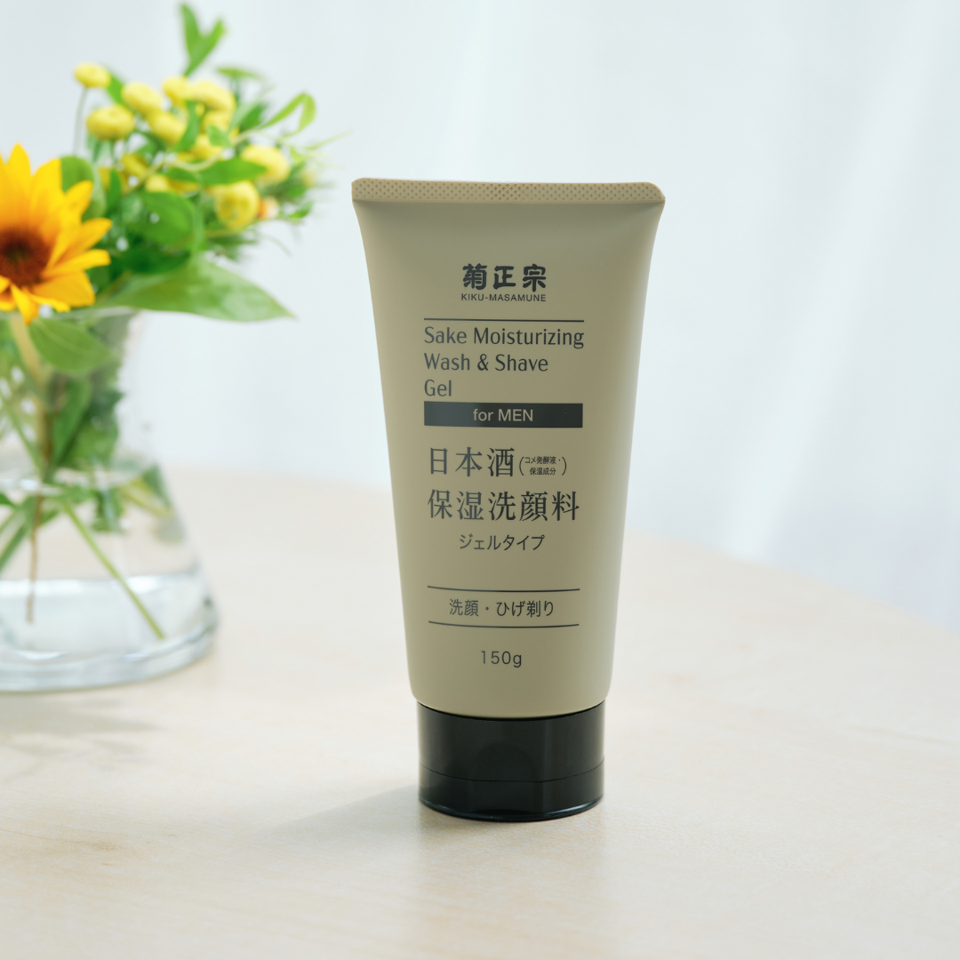 Kiku-Masamune Sake Moisturizing Wash & Shave Gel for MEN on erityisesti miehille suunniteltu kasvojenpuhdistus- ja parranajogeeli, joka tekee päivittäisestä ihonhoidosta helppoa ja nopeaa.