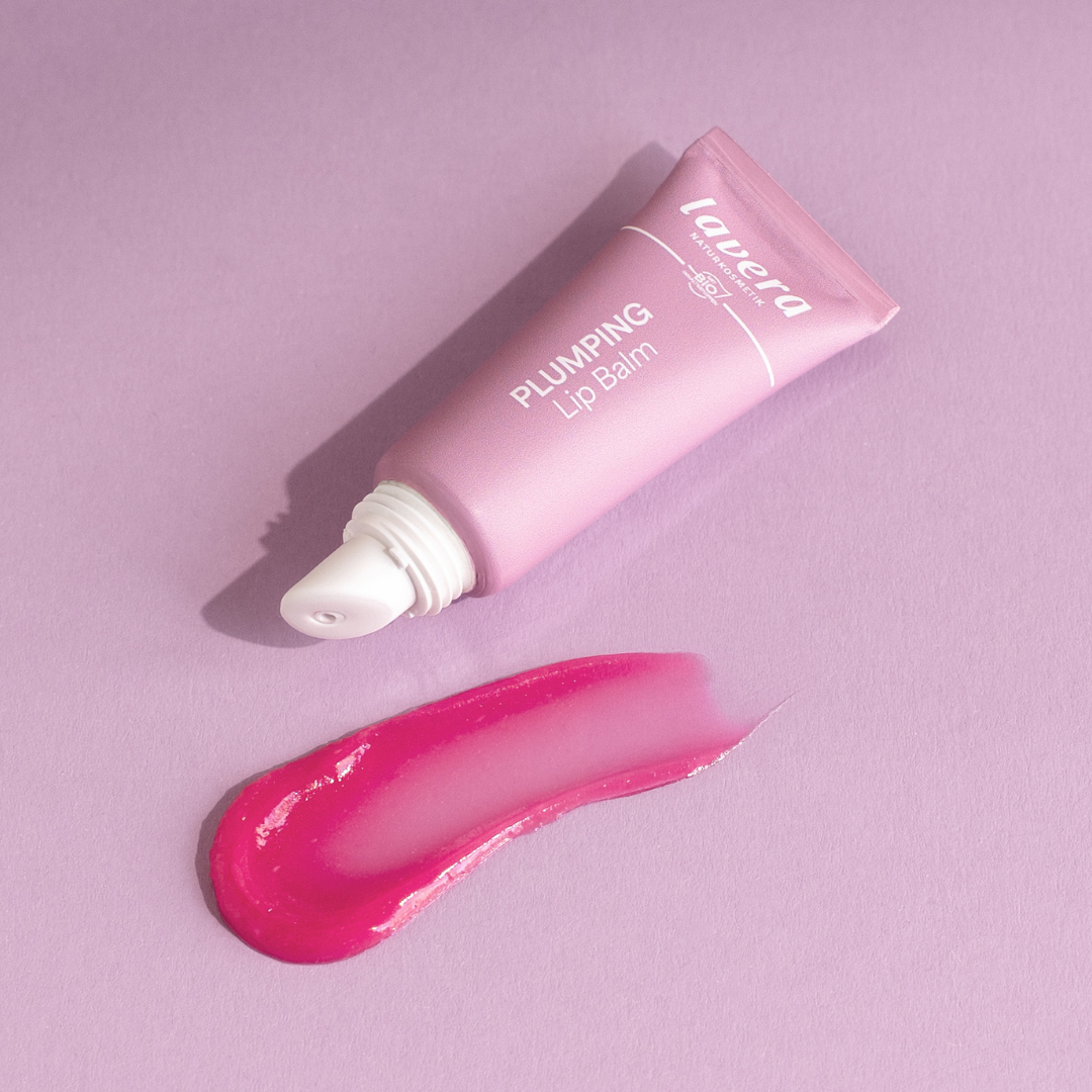 Ravitseva ja pehmentävä Laveran huulivoide antaa huulille kauniin vaaleanpunaisen sävyn