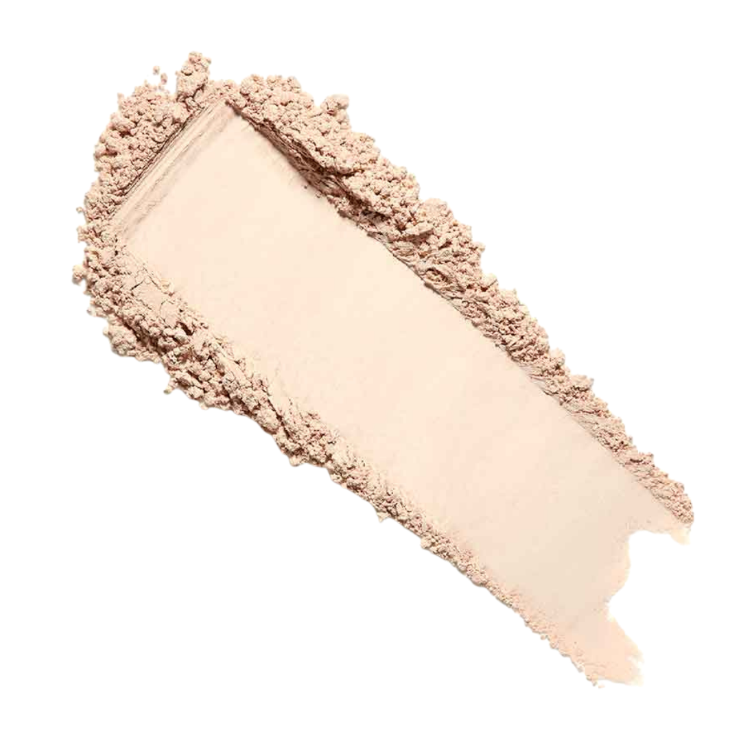 Lily Lolo Mineraalimeikkipuuteri SPF15 sävyssä Porcelain.