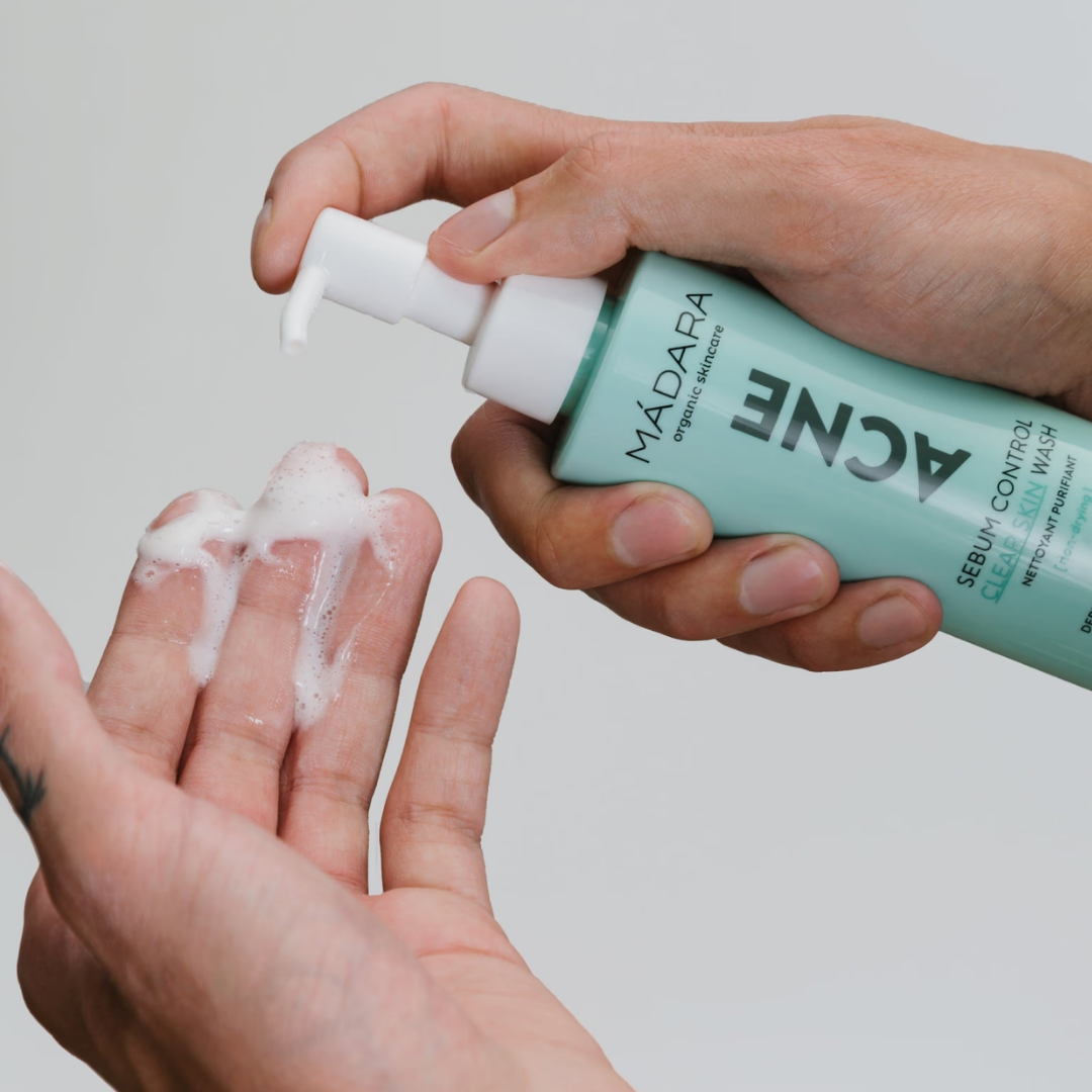 Madara Acne Sebum Control Clear Skin Wash -puhdistusaine puhdistaa tehokkaasti mutta hellävaraisesti.