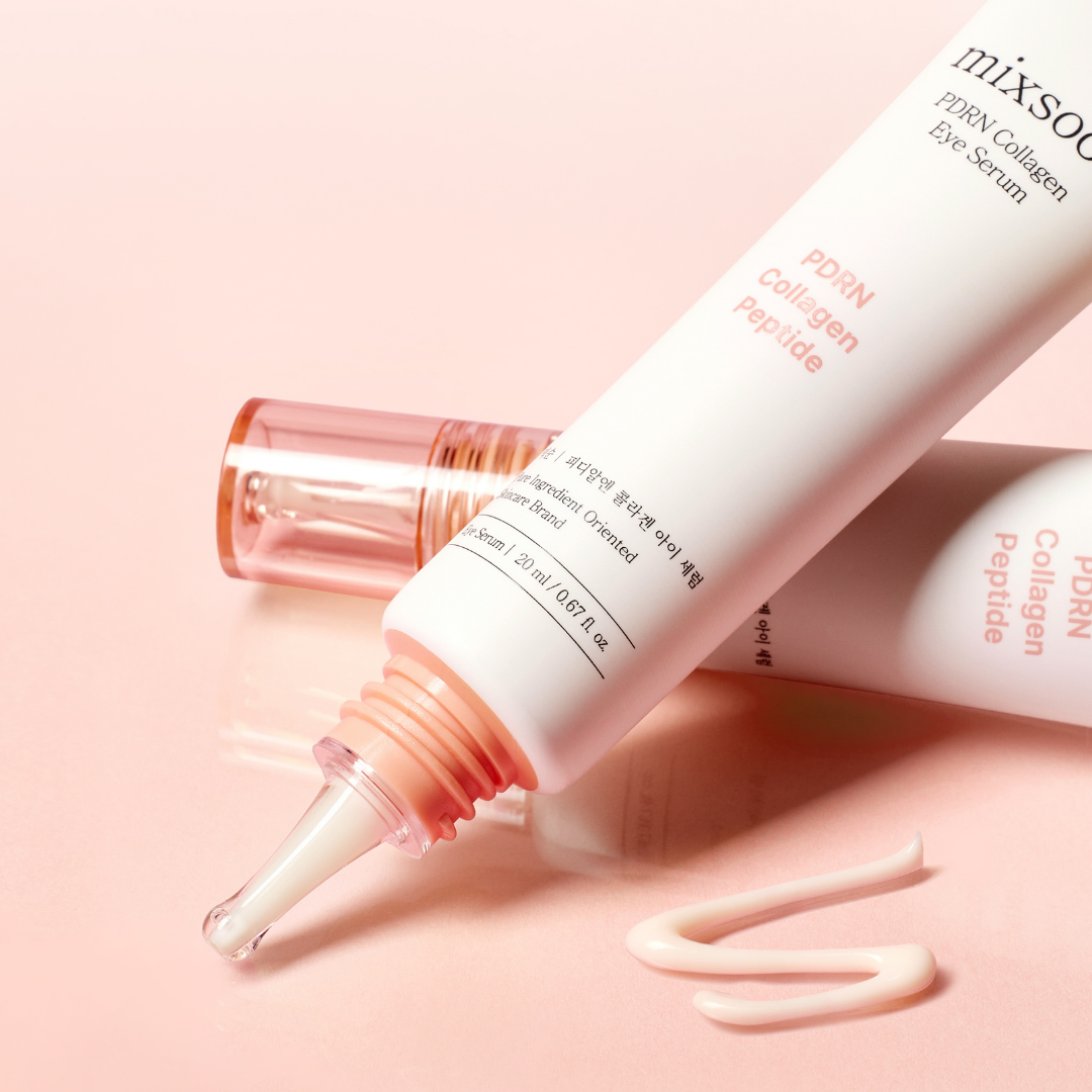 Kosteuttava ja ravitseva Mixsoon PDRN Collagen Eye Serum -silmänympärysseerumi parantaa ihon kimmoisuutta.