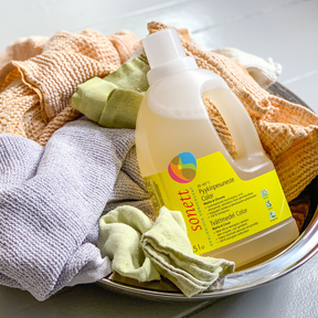 Värilliselle pyykille tarkoitettu Sonett pyykinpesuneste