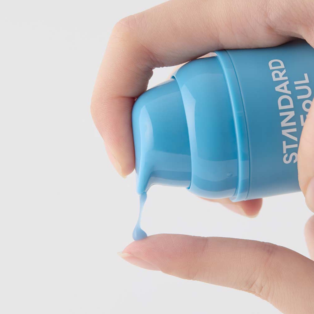 Standard Seoul Deep Clean Bubble Mask Cleanser on koostumukseltaan geelimäinen puhdistustuote, joka yhdistää kuplivan kasvonaamion ja kuorivan päivittäisen puhdistusaineen samaan tuotteeseen.